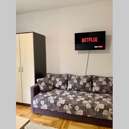 Renovated Cozy Studio 7 At Top Location - Available For Long Term Rentals Nowy Sad Zewnętrze zdjęcie