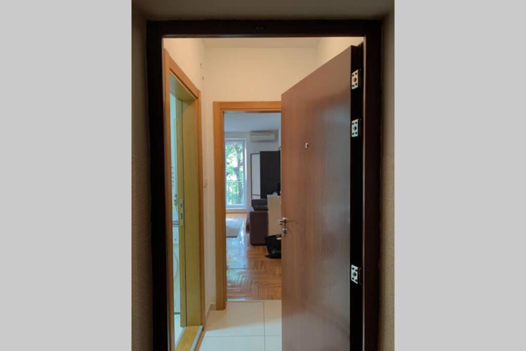 Renovated Cozy Studio 7 At Top Location - Available For Long Term Rentals Nowy Sad Zewnętrze zdjęcie